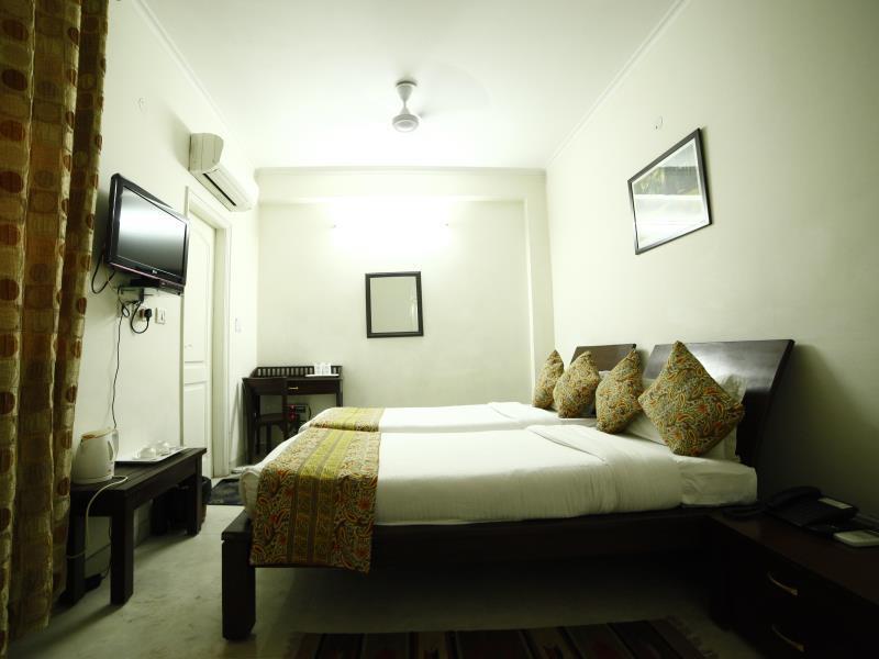 Mehra Residency At The Airport Hotell New Delhi Exteriör bild