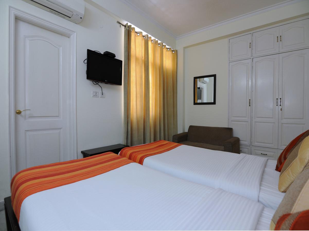 Mehra Residency At The Airport Hotell New Delhi Exteriör bild