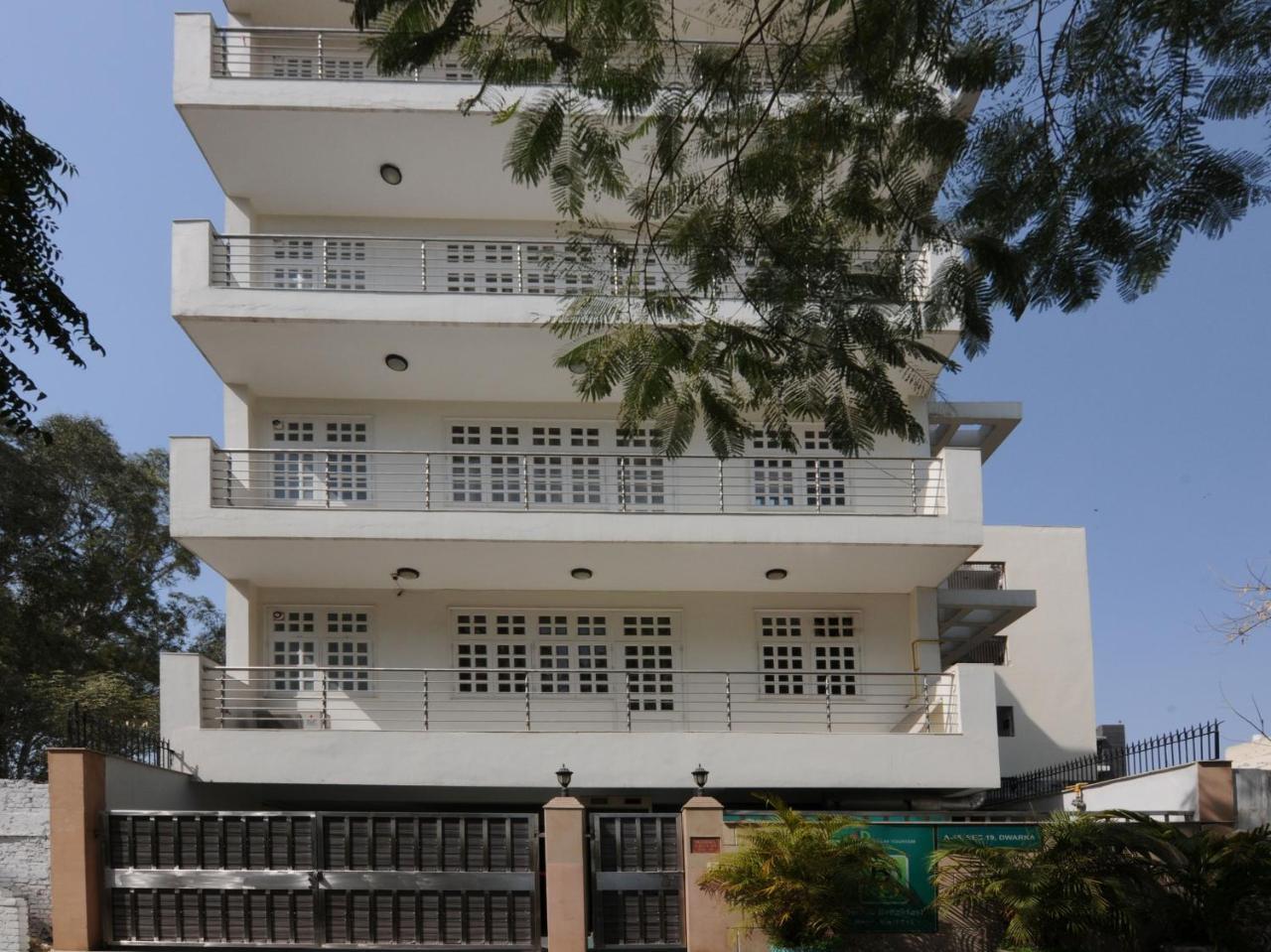 Mehra Residency At The Airport Hotell New Delhi Exteriör bild