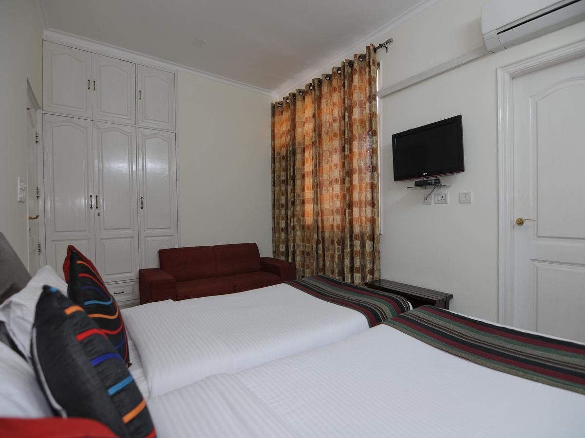 Mehra Residency At The Airport Hotell New Delhi Exteriör bild