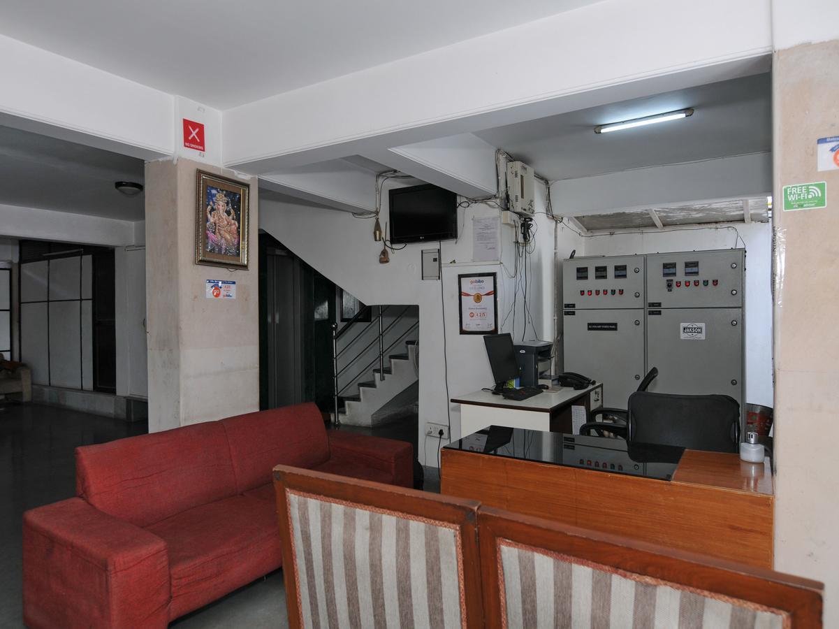 Mehra Residency At The Airport Hotell New Delhi Exteriör bild